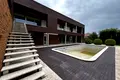 будинок за адресою с. Старі Петрівці, Грушевського