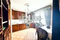 квартира за адресою Анни Ахматової вул., 28