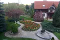 будинок за адресою Червоної Калини вул.