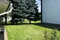 будинок за адресою с. Вишеньки, Єдності вул., 4В