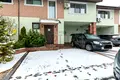 дом по адресу Озерна