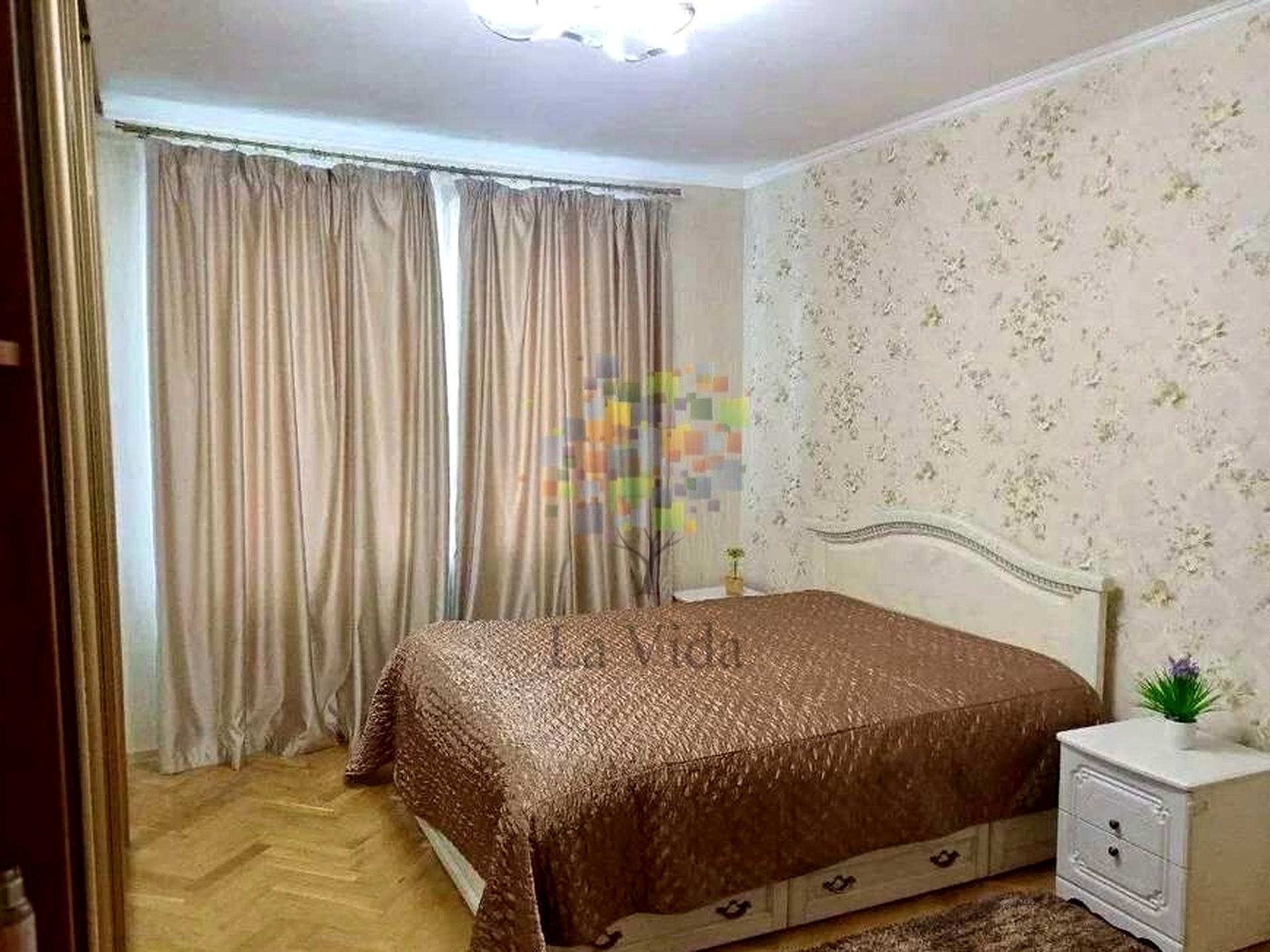 1842343843478800