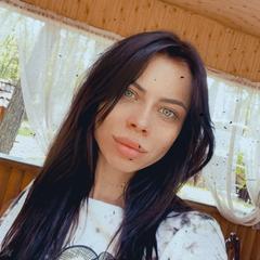 Манухова Поліна