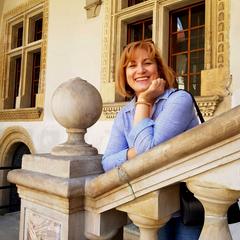 Яремій Олена