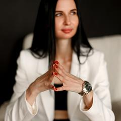 Венгерова Юлія