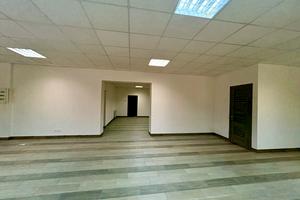 комерційна за адресою Тітова вул., 5