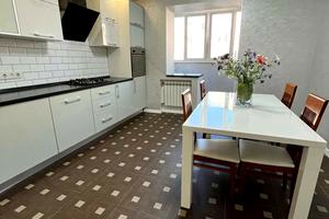 квартира за адресою Академіка Сахарова вул., 26