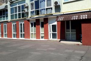 комерційна за адресою Мостобудівників вул., 17