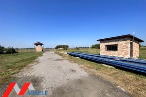 комерційна за адресою провулок Польовий, 2