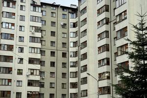 квартира за адресою Хотинська вул., 12