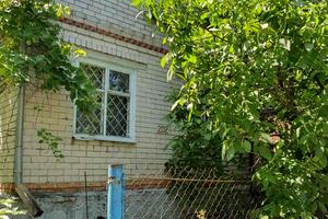дом по адресу с. Новоселовка, вишневая