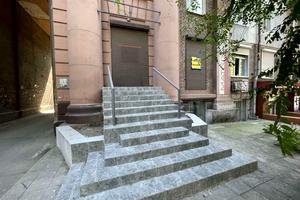коммерческая по адресу Сталеваров ул., 5