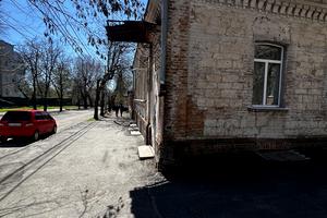 комерційна за адресою Арсенія Тарковського вул. (Володарського)