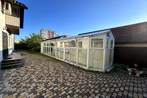 комерційна за адресою Агатангела Кримського вул., 5