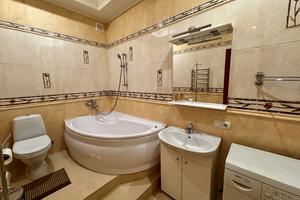 квартира за адресою Дорошенка вул., 5