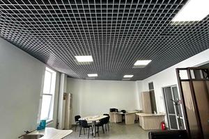 комерційна за адресою Степана Бандери вул., 2/1а