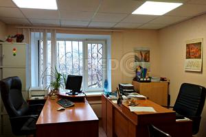 комерційна за адресою Кобилянського вул., 219
