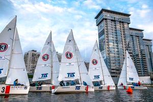 комерційна за адресою Дніпровська набережна вул., 14