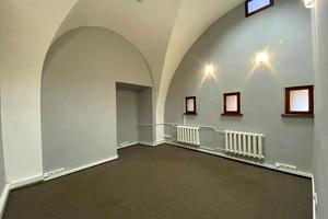 комерційна за адресою Рибальська вул., 22