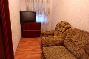 будинок за адресою смт. Рогань, Вишнева
