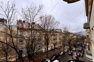 квартира за адресою Дорошенка вул., 5