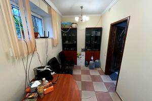 комерційна за адресою Довженка вул., 6а