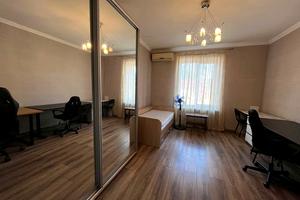 квартира за адресою Свято-Миколаївська вул. (Леніна), 62