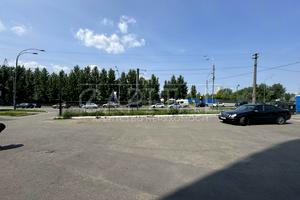 комерційна за адресою Драгоманова вул., 1Н