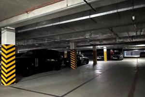 паркомісце за адресою Набережна Перемоги вул., 7