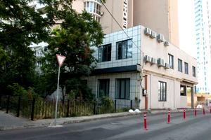 комерційна за адресою Одеса, Літературна вул., 12