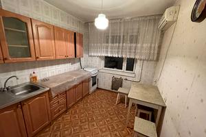квартира за адресою Романа Шухевича просп. (Генерала Ватутіна), 26