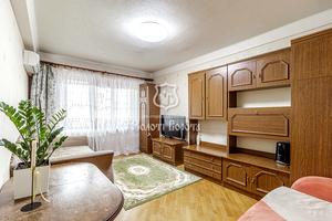 квартира за адресою Ореста Левицького вул. (Академіка Курчатова), 4