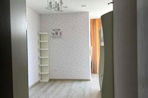 квартира за адресою Літературна вул., 8