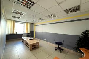 комерційна за адресою Ореста Васкула вул., 8-А