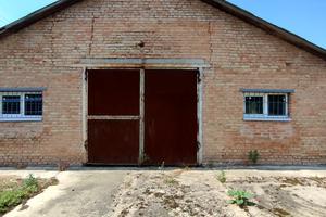 комерційна за адресою вул. Колгоспна, 22б