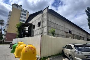 комерційна за адресою Ярослава Мудрого вул., 10