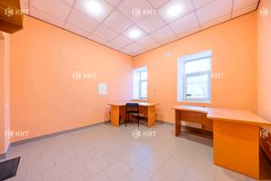 комерційна за адресою Руставелі вул., 32