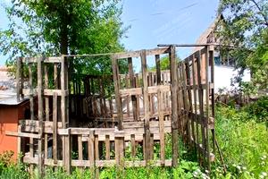 дом по адресу центральна, 1