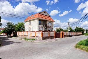 будинок за адресою Молодіжна вул.
