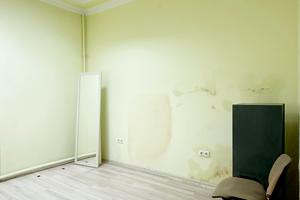 комерційна за адресою Дорошенка вул., 75