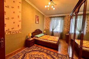 квартира за адресою Дорошенка вул., 5