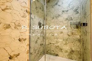 квартира за адресою Соборна пл. (Жовтнева), 6