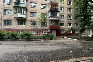 комерційна за адресою Старокиївська вул., 5