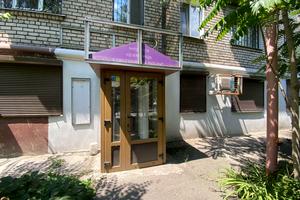 комерційна за адресою Яценка вул., 6