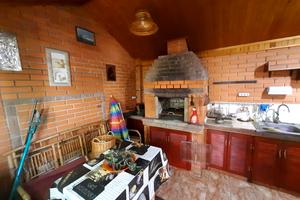 будинок за адресою с. Вишеньки, Зоряна
