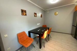 квартира за адресою мельника, 10