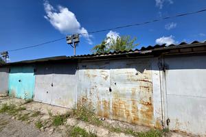 комерційна за адресою Тараса Редькіна вул. (Пєшкова), 1