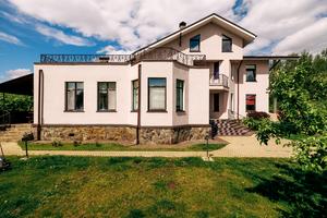 будинок за адресою Першотравнева вул.