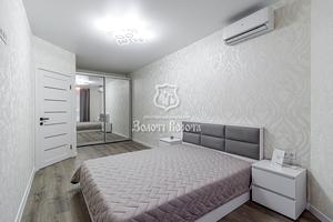 квартира за адресою Миру вул., 12