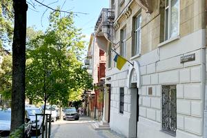 комерційна за адресою Дорошенка вул., 75